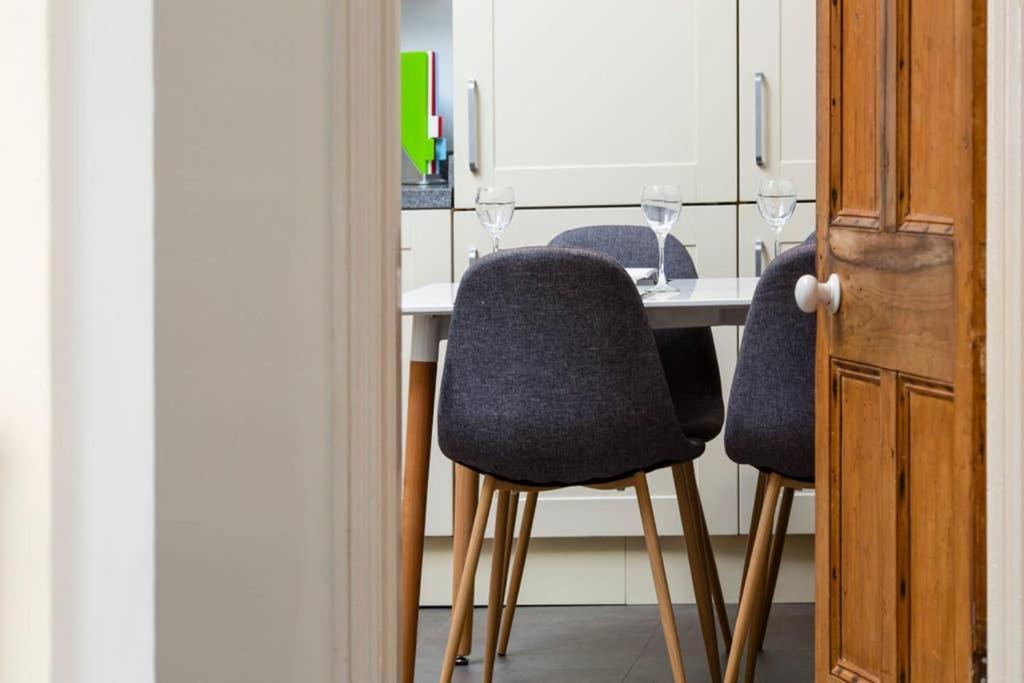 Clifton Spacious 3 Bed Apt & Parking - Simplycheckin Bristol Exterior photo